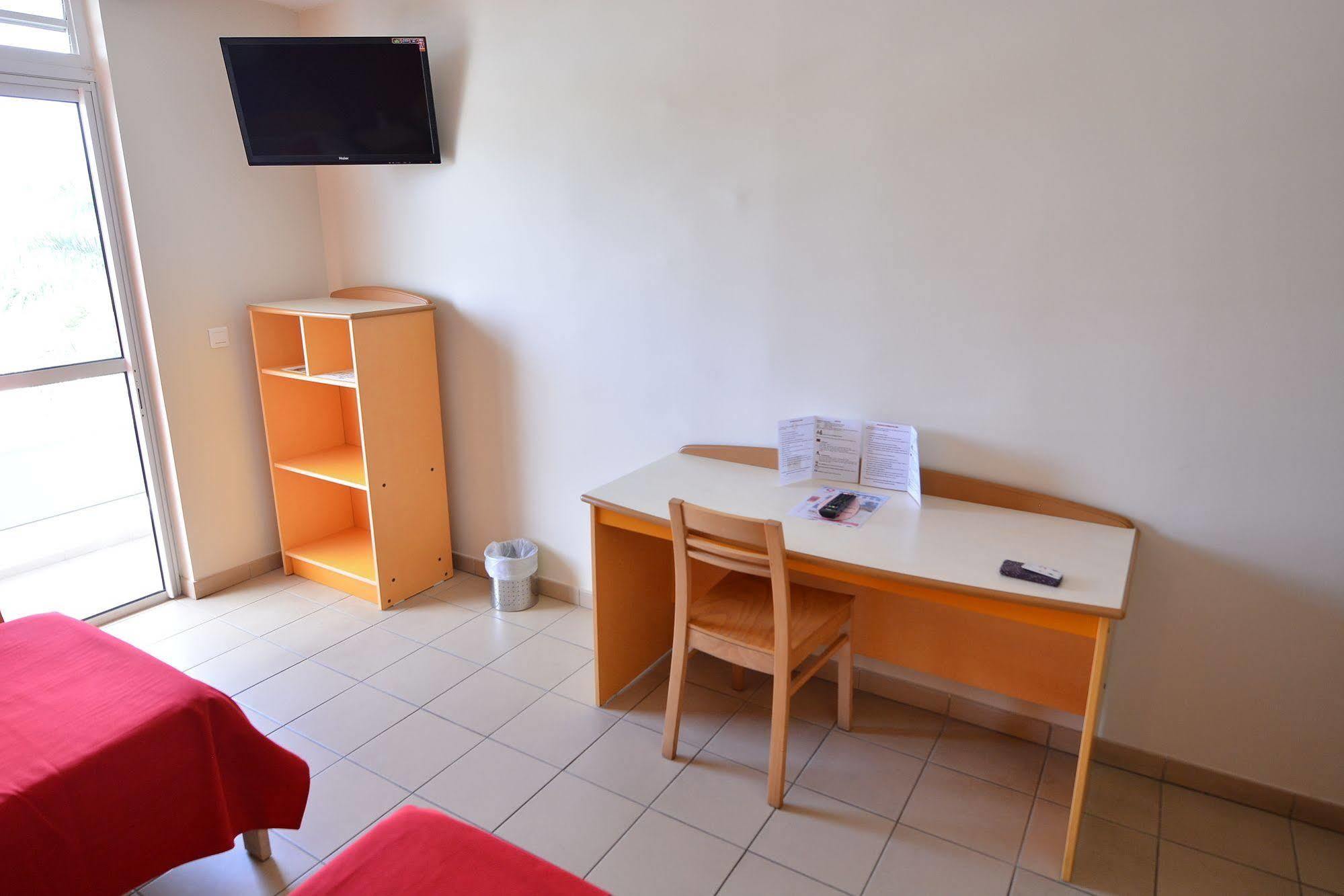 Centre International De Sejour Hostel Fort-de-France Exterior photo